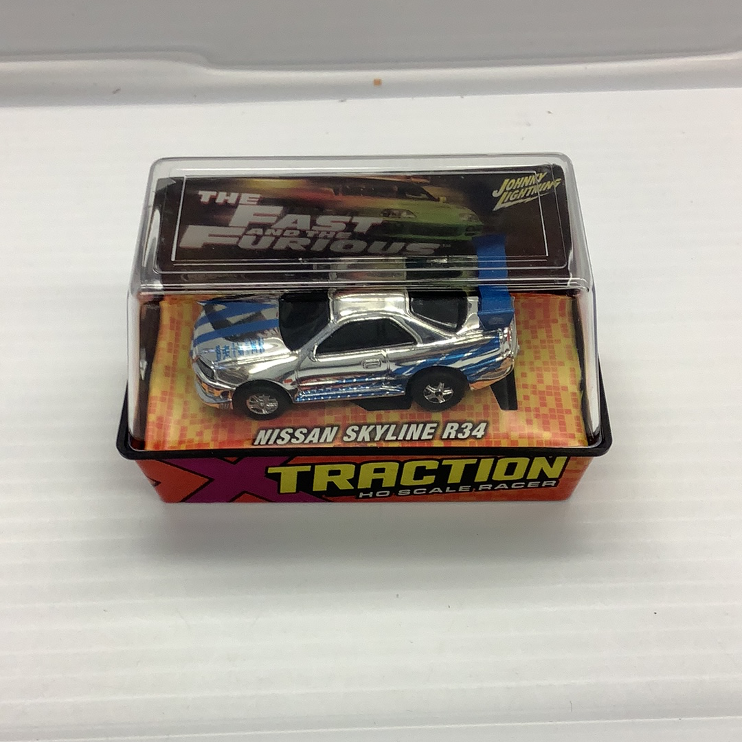F&F X Traction Slot Cars: Fast and Furious Nissan Skyline - An Exciting Racing Experience! | 39503 | Johnny Lightning