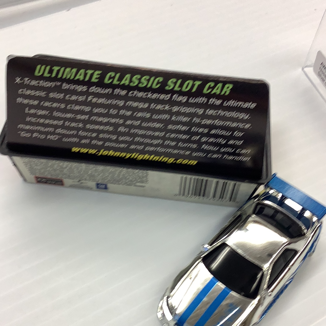 F&F X Traction Slot Cars: Fast and Furious Nissan Skyline - An Exciting Racing Experience! | 39503 | Johnny Lightning