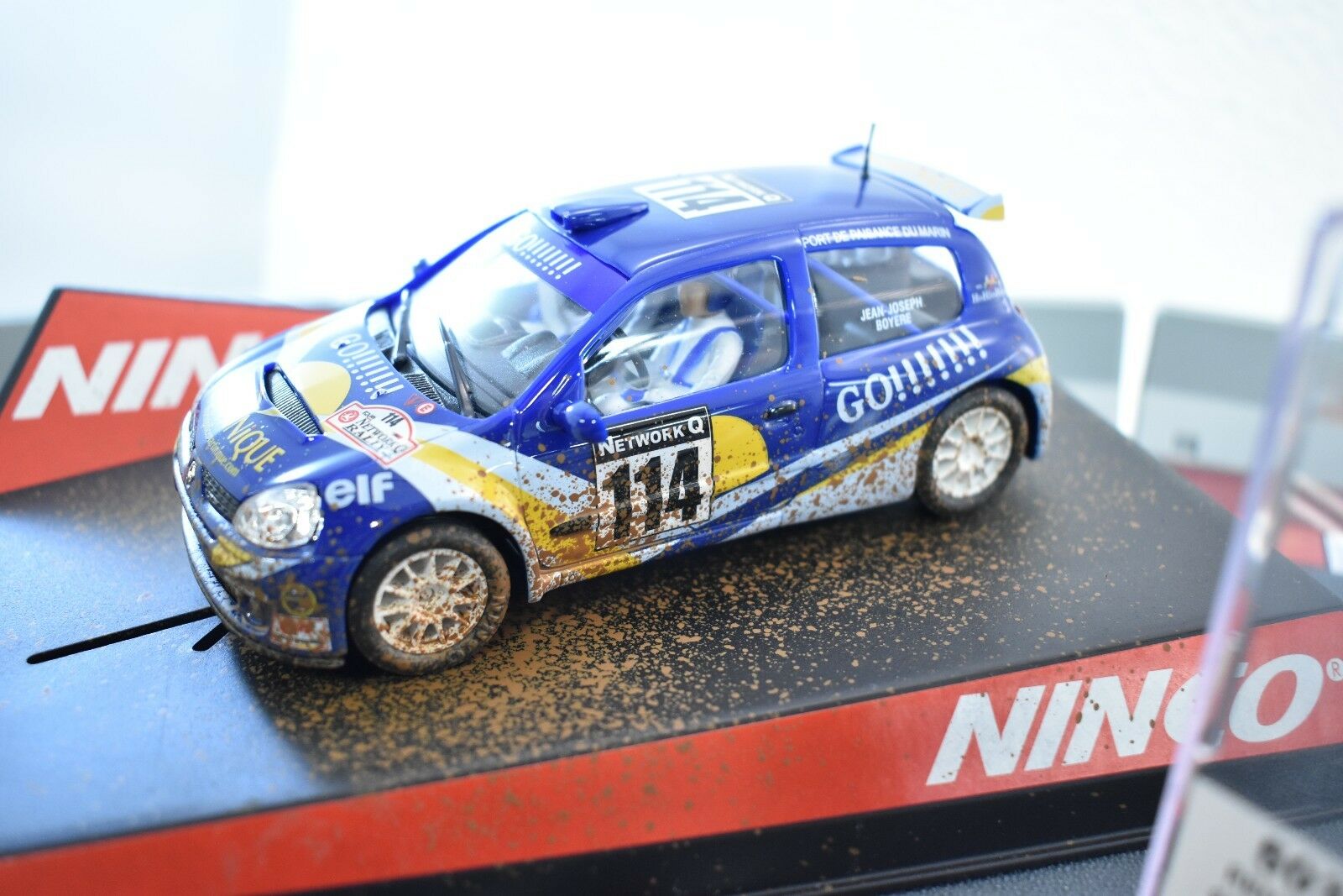 Ninco Renault Clio Super 1600 Go Barro - Experience the Dirt Effect!