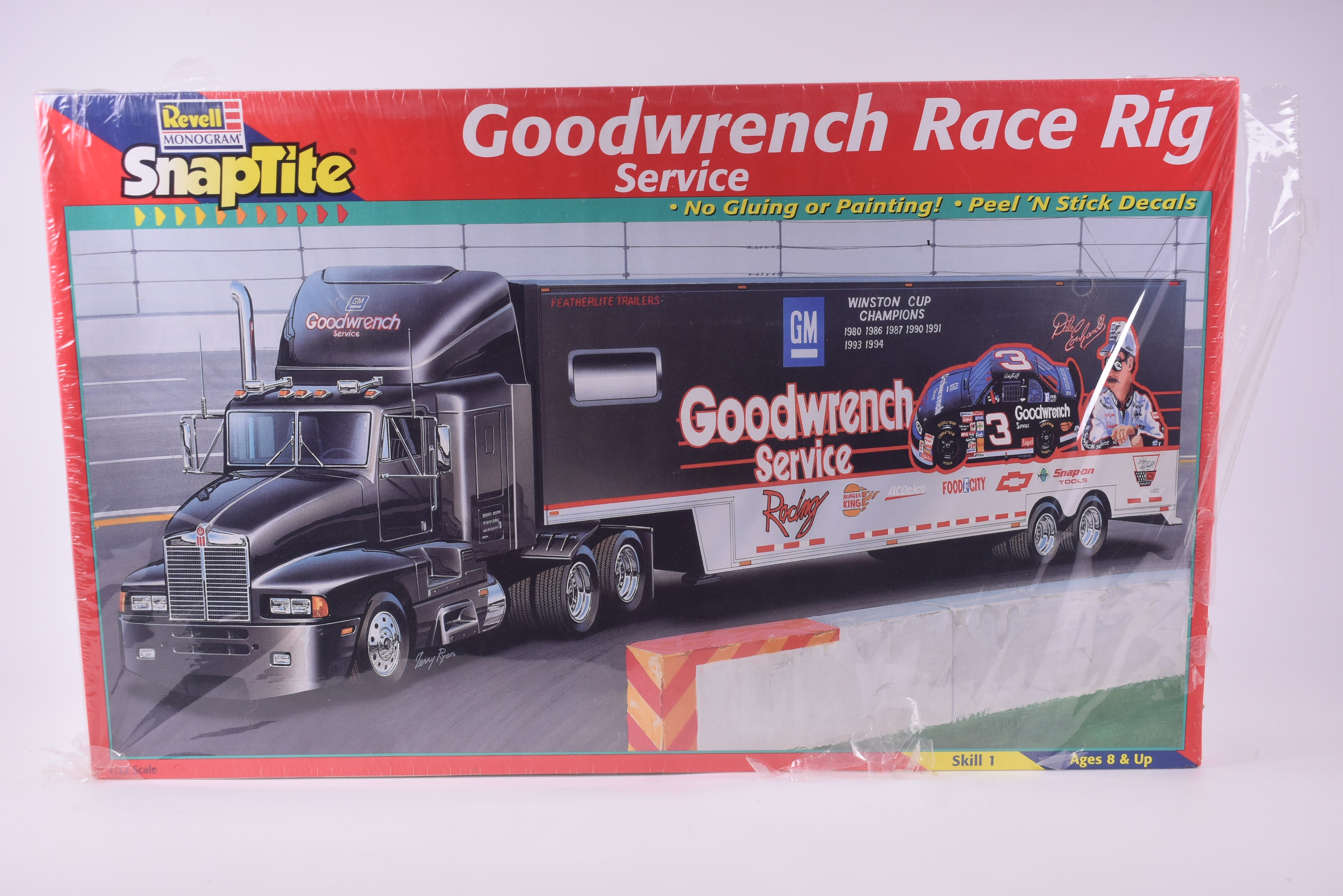 Revell/Monogram's Second Chance 1:24 Scale SnapTite Goodwrench Race Rig Service - 85-1709