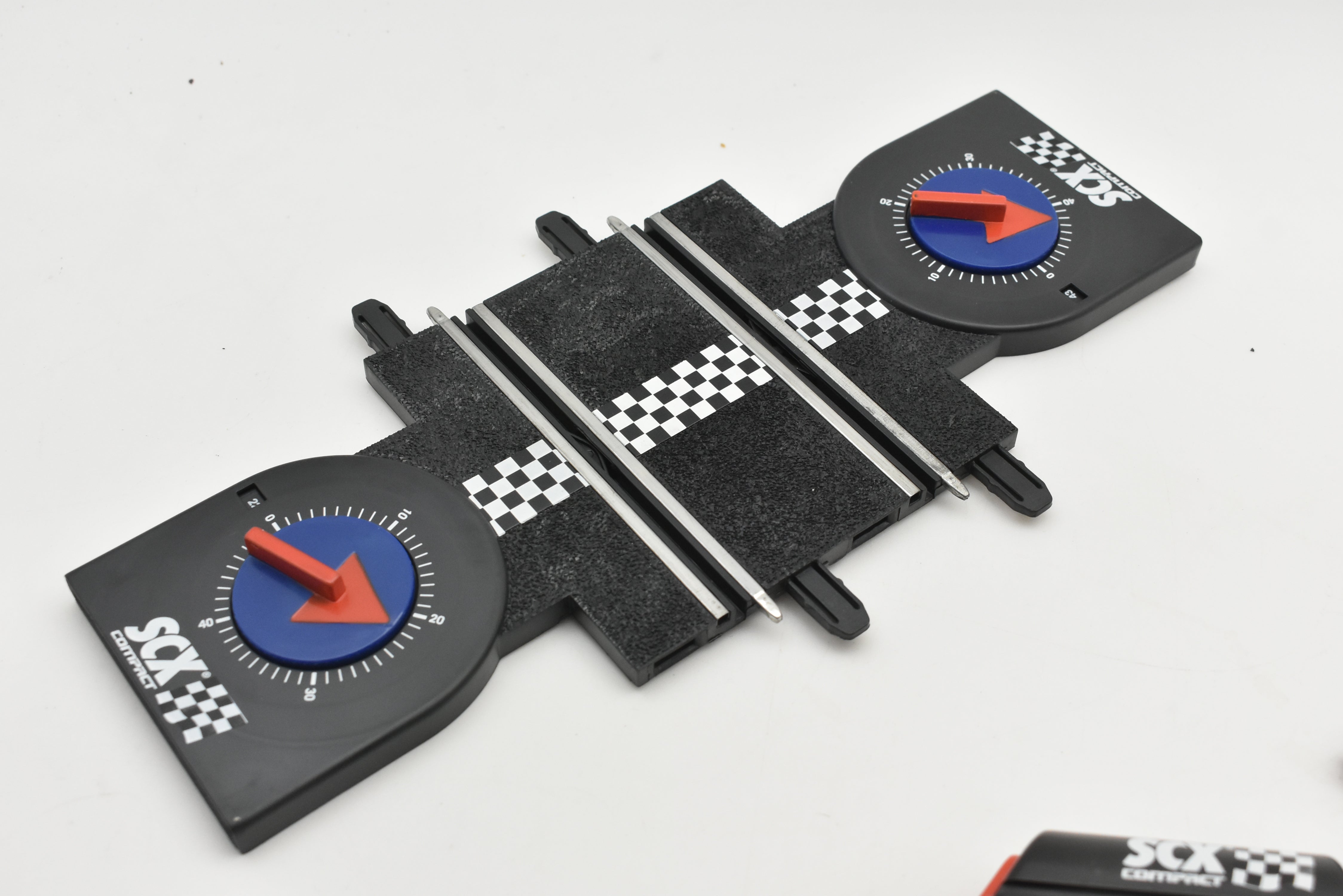 SCX Compact SC-01.024 Lap Counter Track - The Ultimate Racing Companion