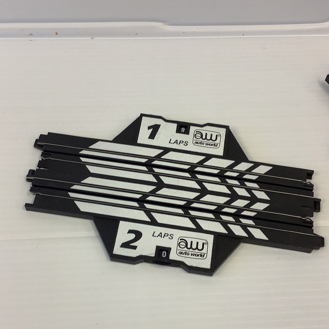 Auto World 9' Traxessories Lap Counter Track Bulk Pack - H00330