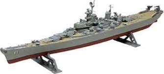 Revell USS Missouri Battleship 85-0301 - A Military Masterpiece!