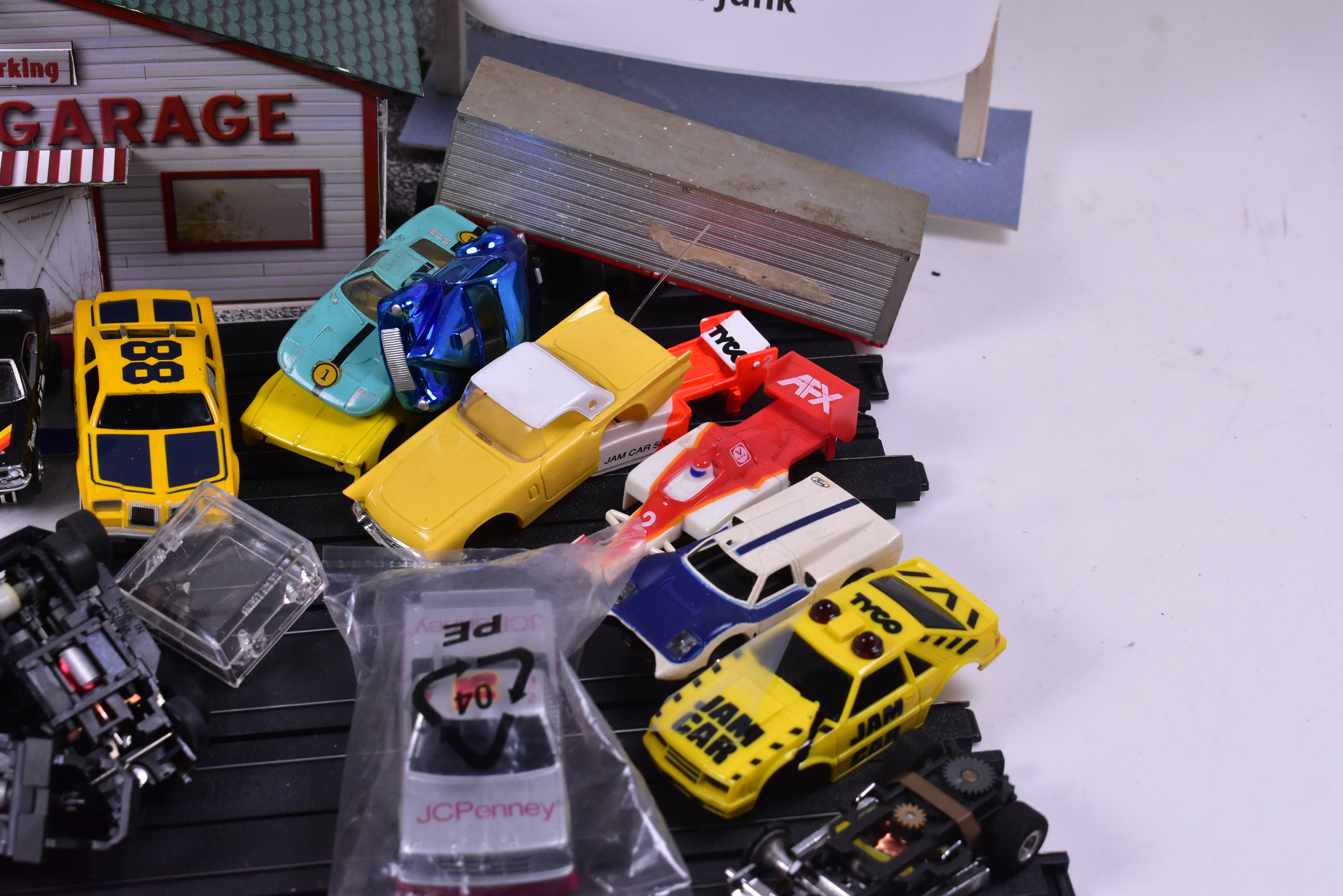 Gramps' HO Cars and Parts Junk Yard - Lot D (Tyco / Aurora)