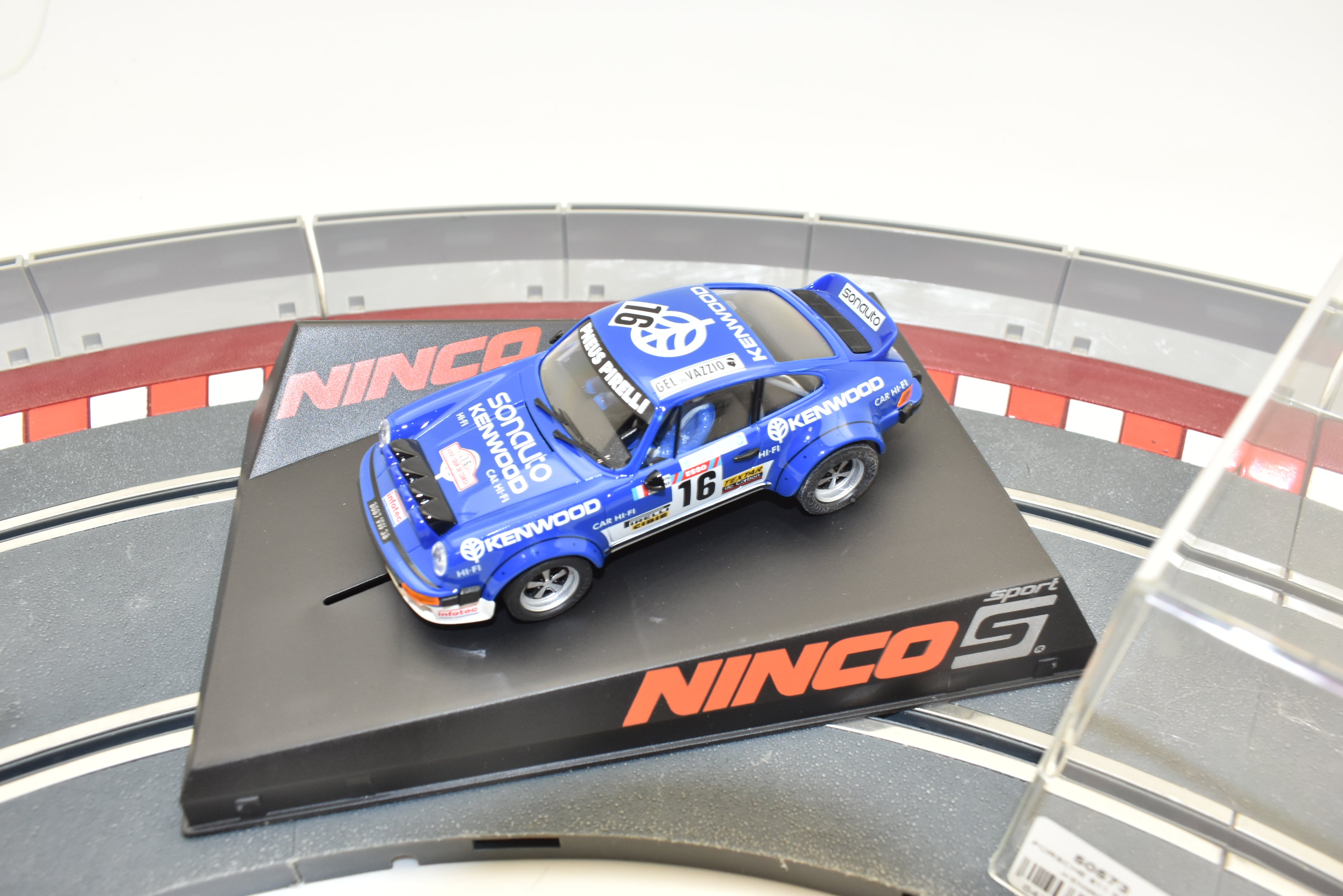 50573 NINCO 1/32 Slot Cars: Thrilling Porsche 911 SC Rally Kenwood Edition