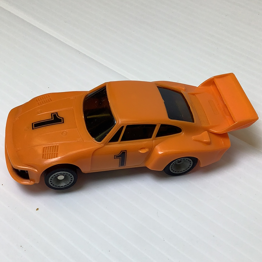 Get Your Thrilling Porsche with Supertrax Chassis in 1/32 - 1/43 Scale! | BAC0002 | Bachmann