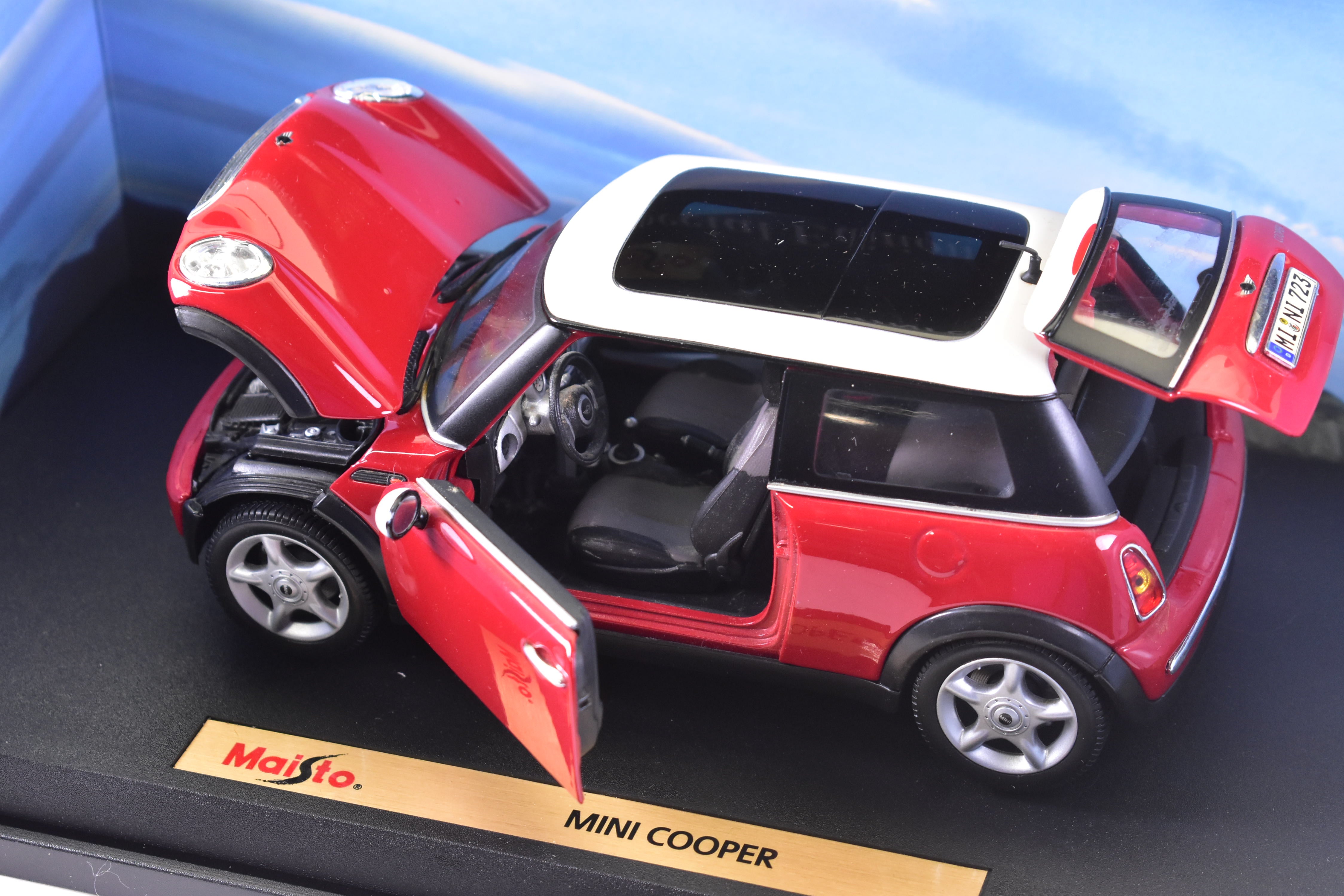 Second Chance Maisto 1:18 Scale Mini Cooper (Sun Roof) Special Edition | 46629