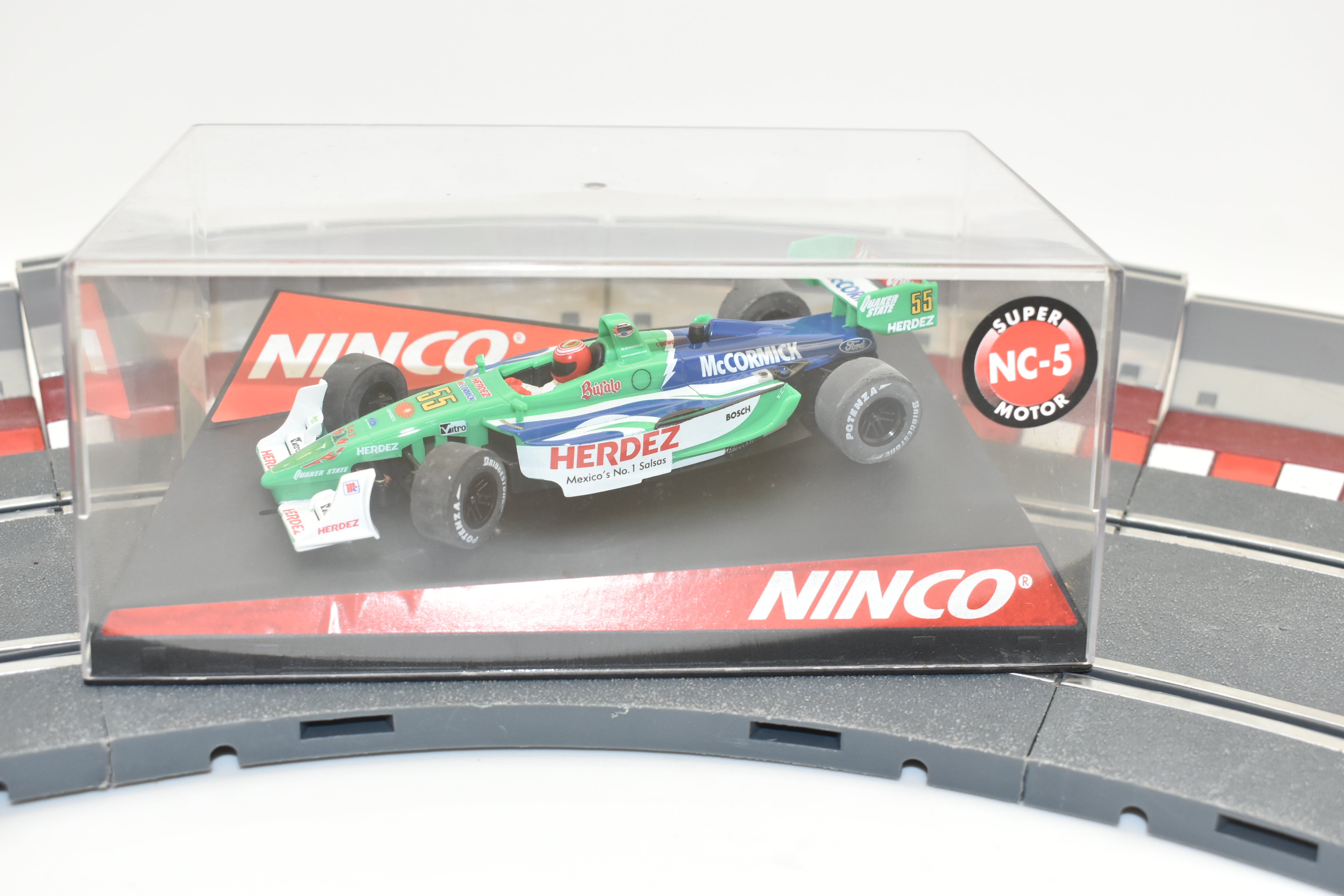 1/32 Slot Car: Porsche GT3, Lola, Ford 'Herdez Competition #55 - An Exciting Racing Delight!