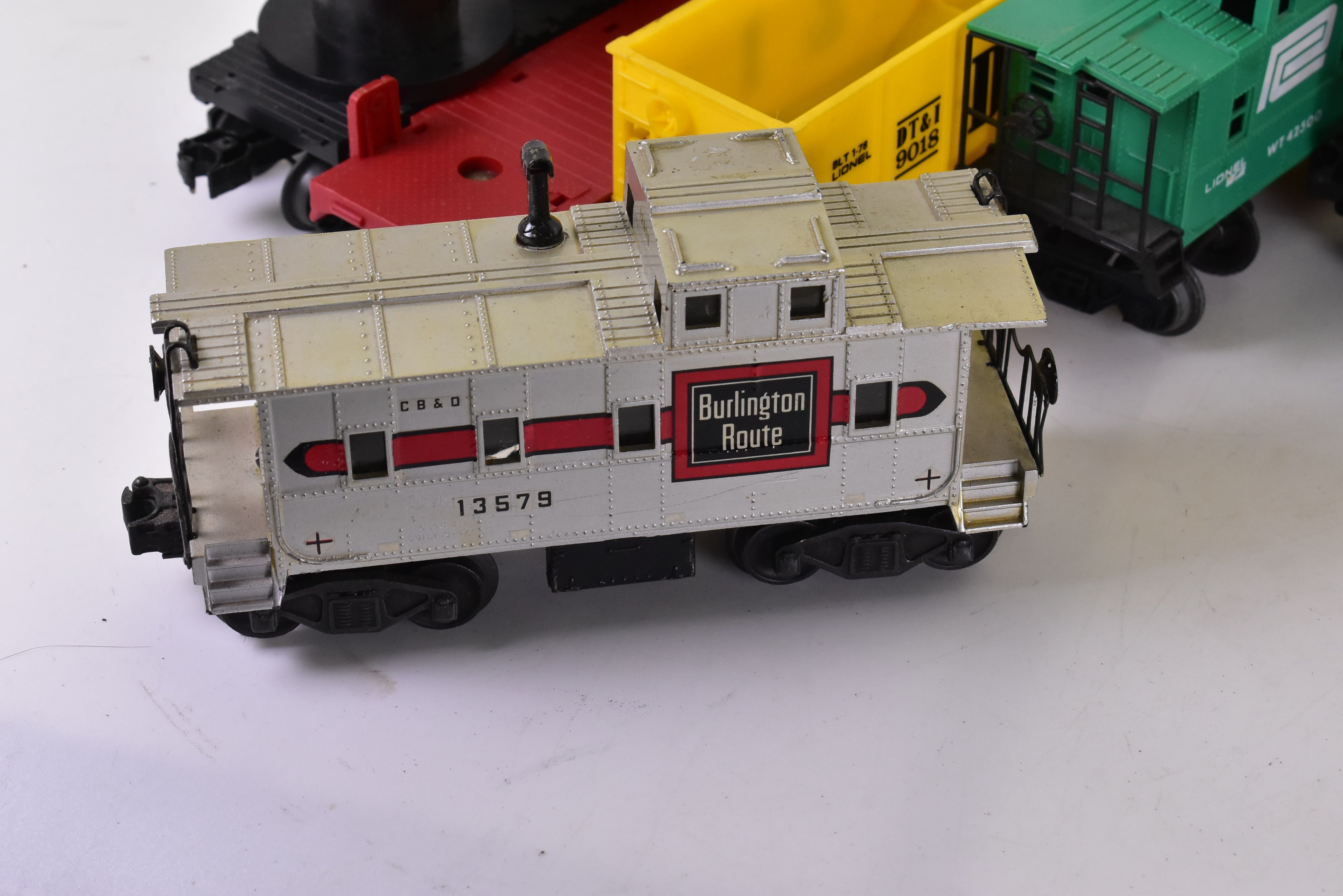 Unbelievable Mega Lot of 9-Car O Gauge Rolling Stock by Lionel