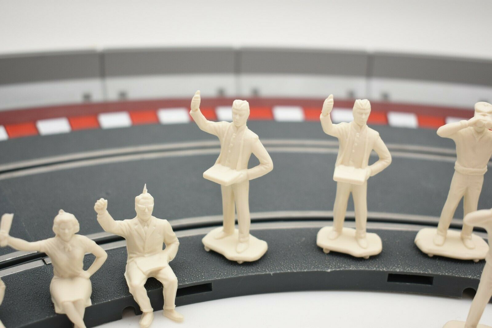 HORNBY's Exciting 1/32 Scale Unpainted Motor Racing Spectators - Set of 12 Figures!