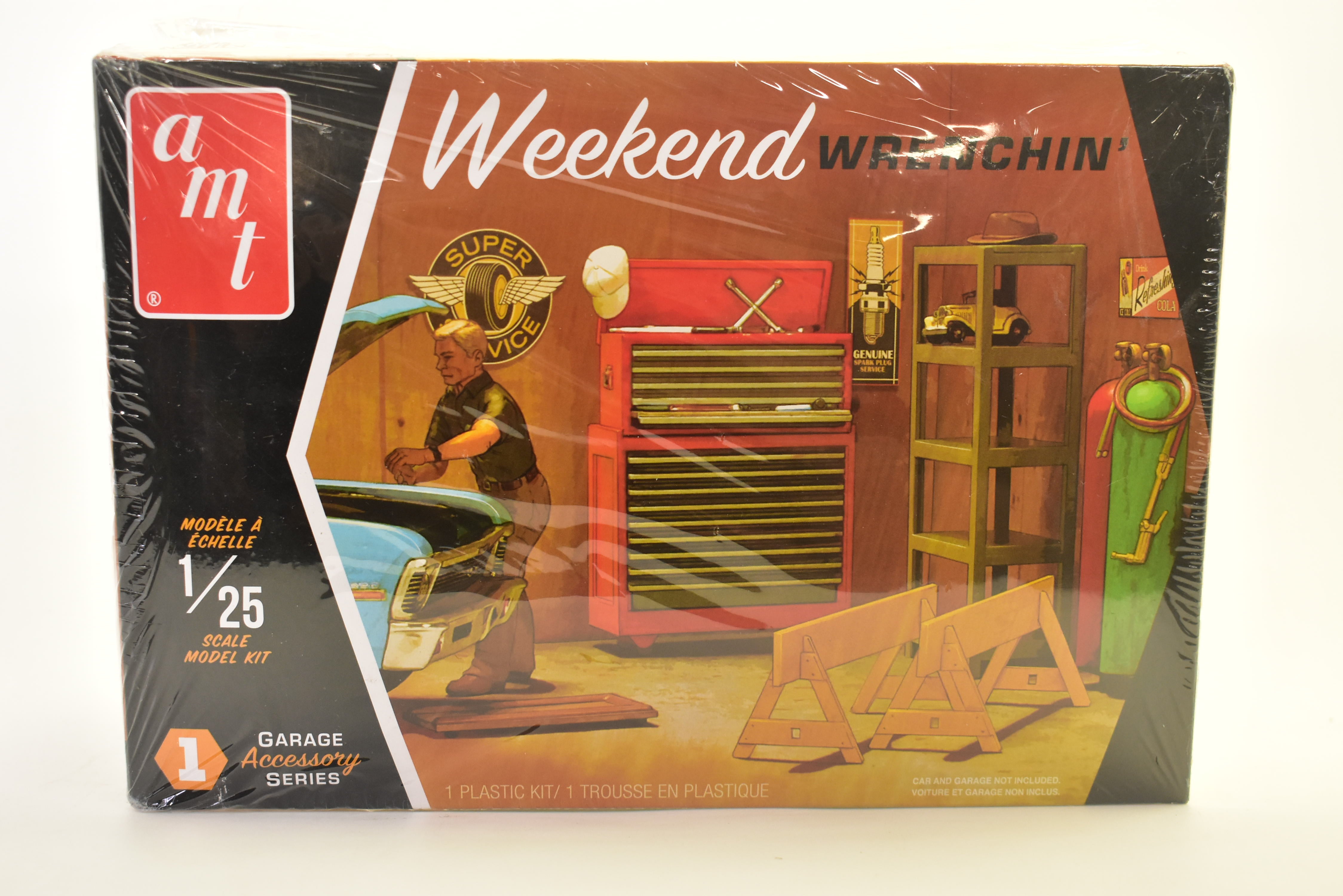 Second Chance: AMT 1:25 Scale Weekend Wrenchin' Model Kit - AMTPP015