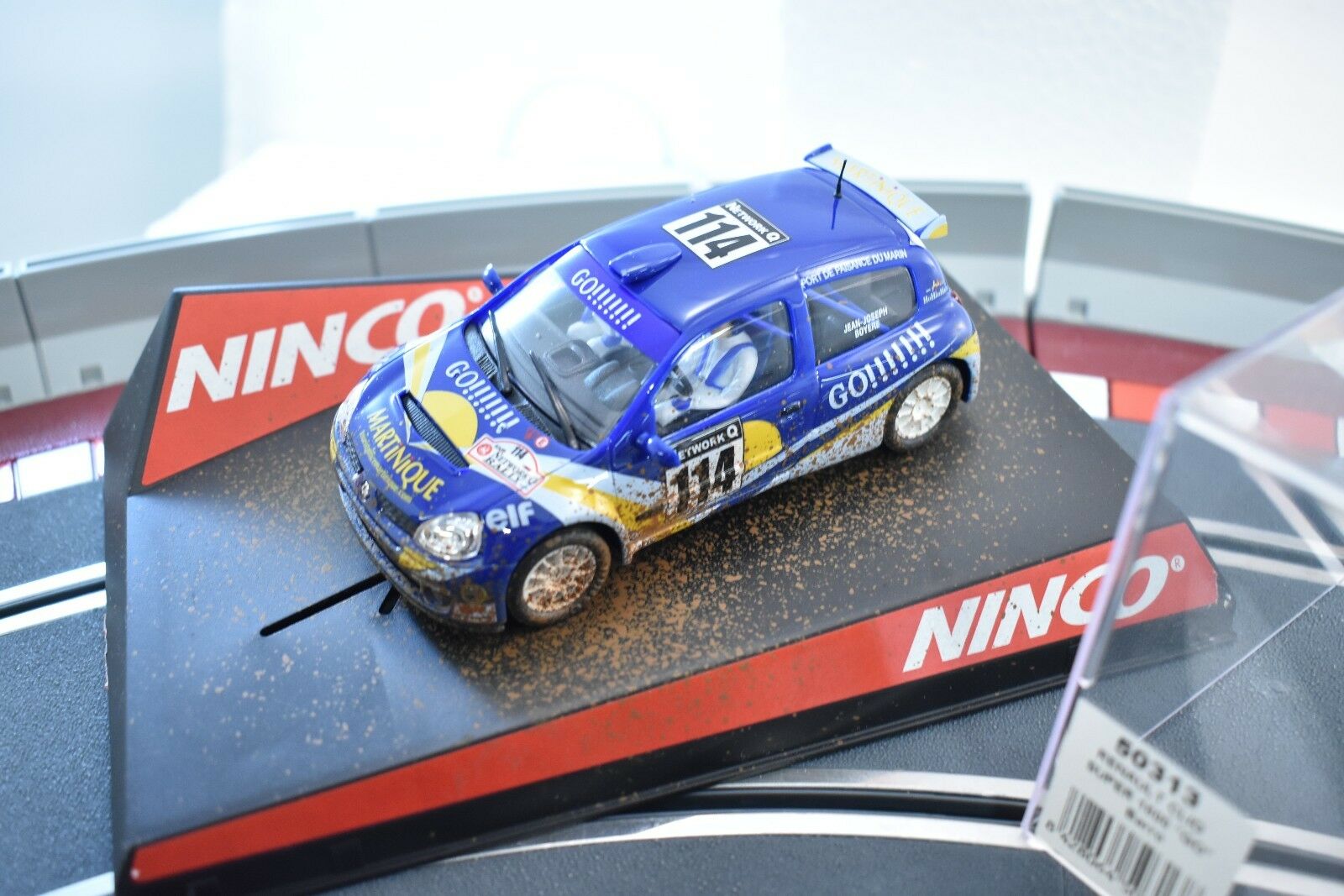 Ninco Renault Clio Super 1600 Go Barro - Experience the Dirt Effect!