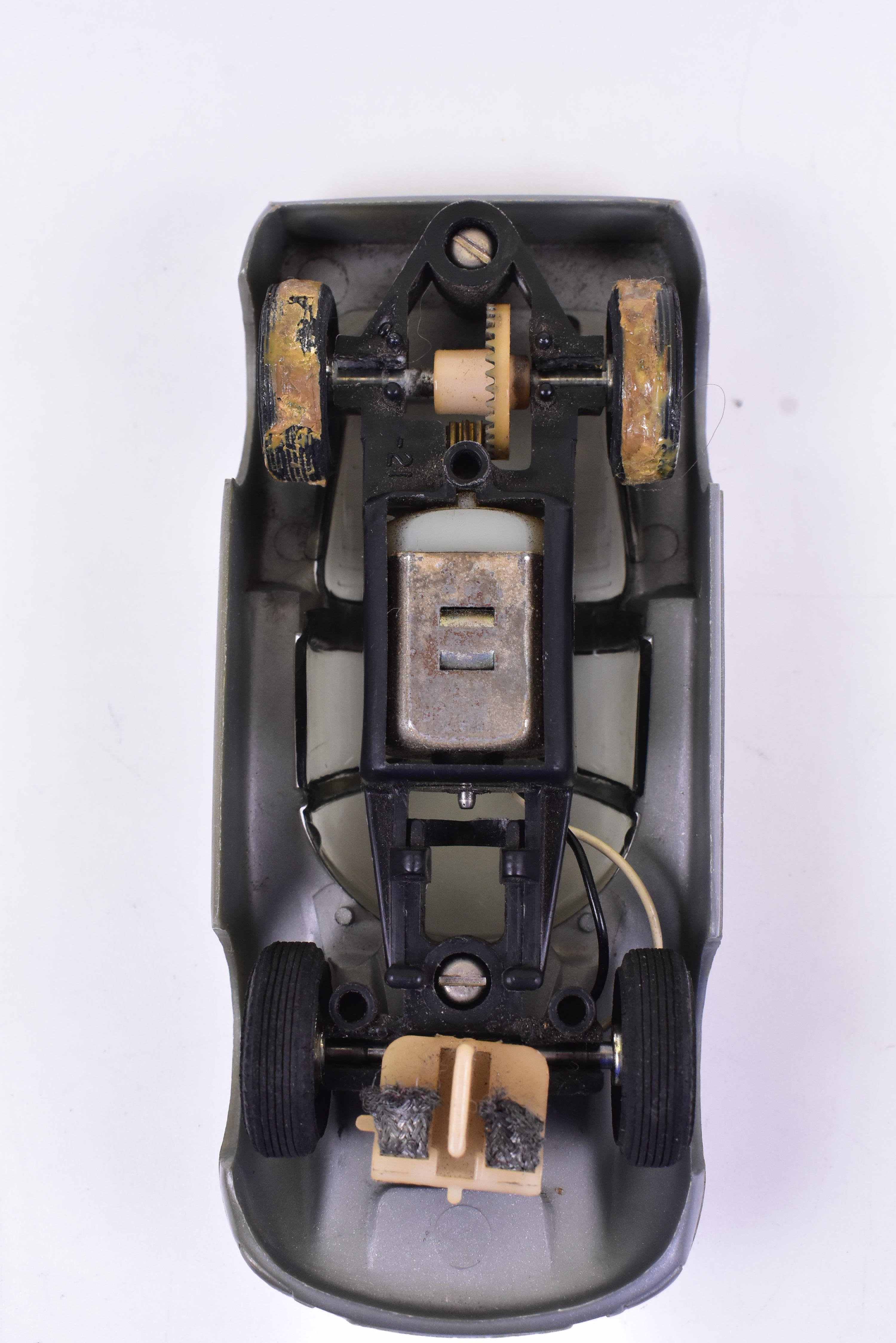 Exquisite Porsche Carrera 1/32 Slot Car in Assorted Colors by Eldon