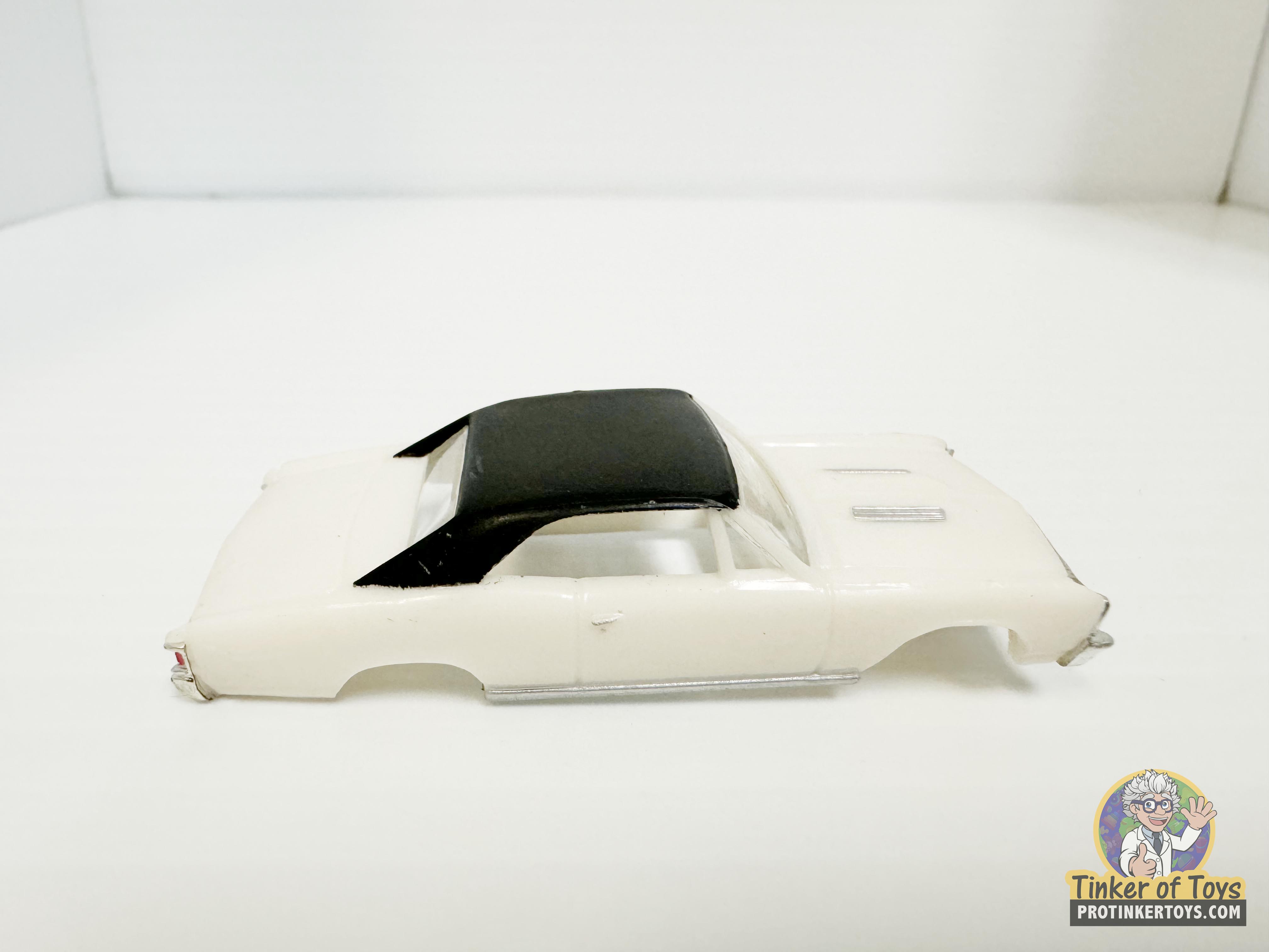 1967 Chevelle SS Vinyl Top in Stunning White & Black - Model Motoring MM04080