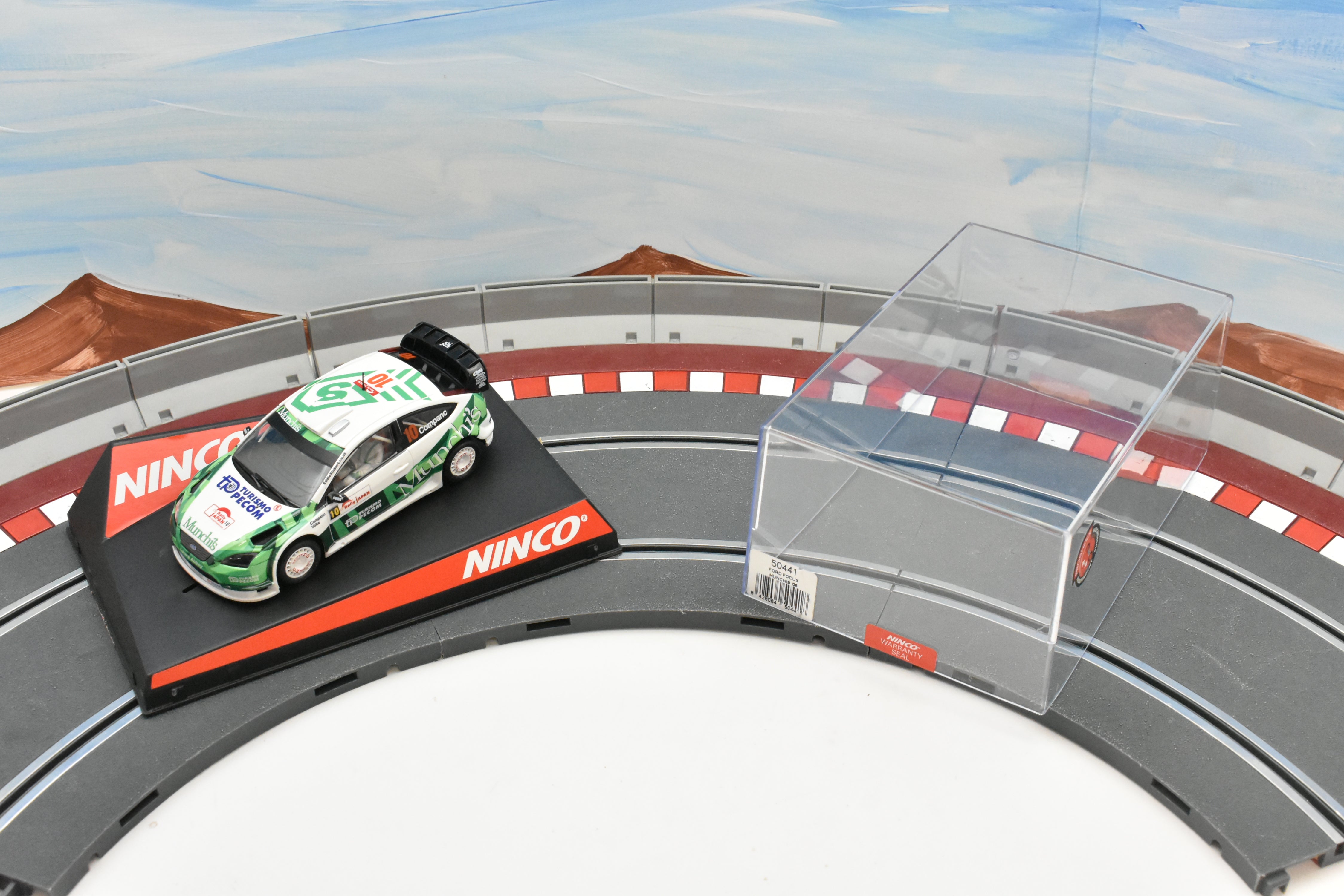 Ford Focus 'Muchiis' 50441 by Ninco - A Thrilling Slot Car!
