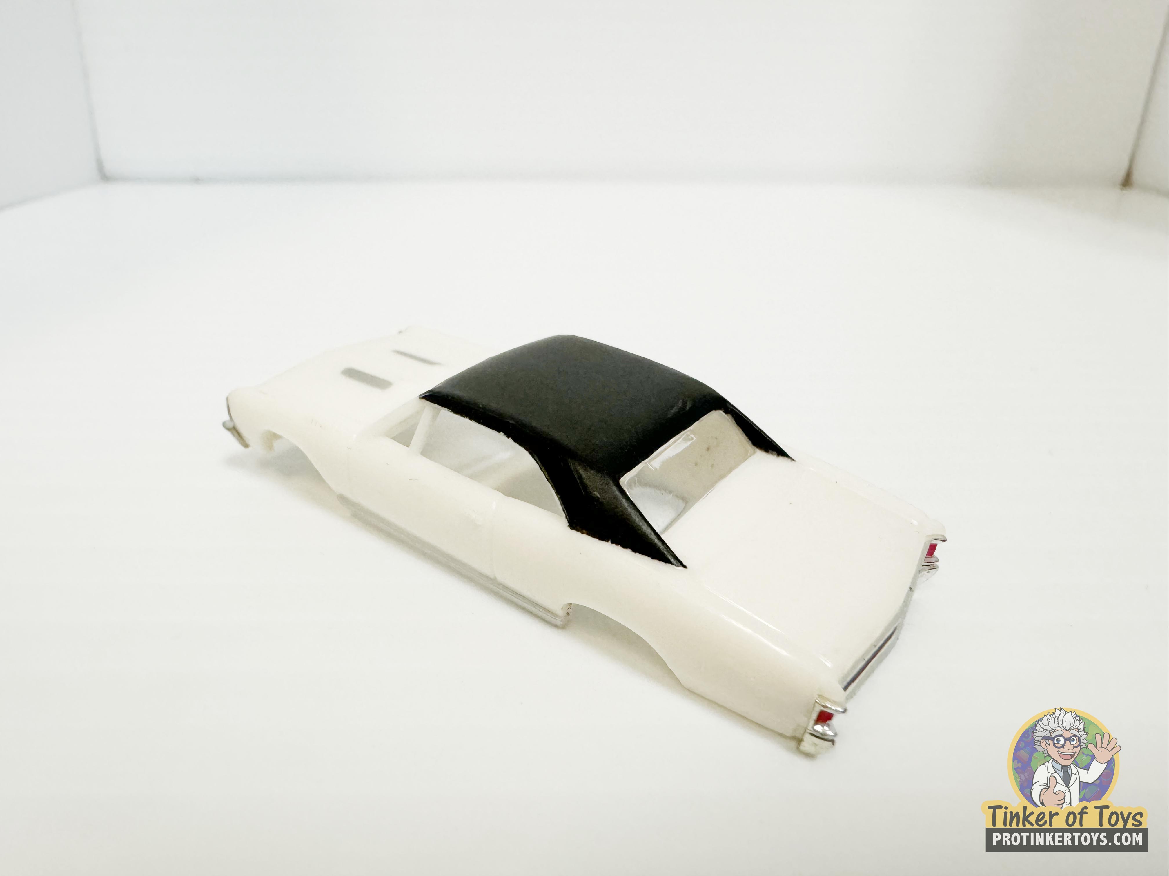 1967 Chevelle SS Vinyl Top in Stunning White & Black - Model Motoring MM04080