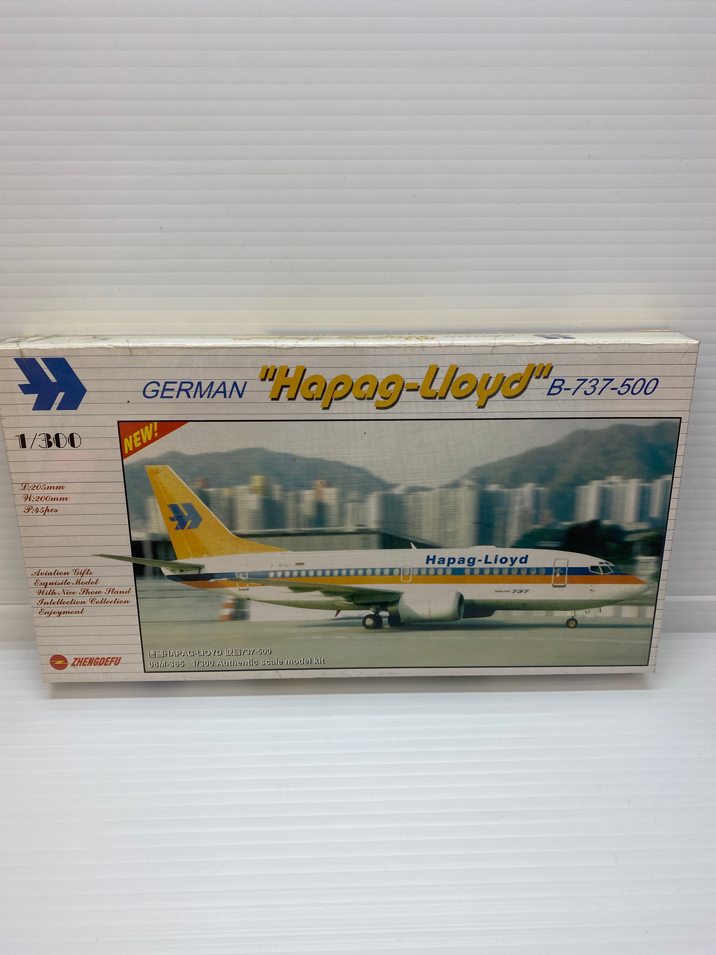Stunning 1:300 German Hapag - Lloyd B - 737 - 500 | ZDF365 | Zhengdefu