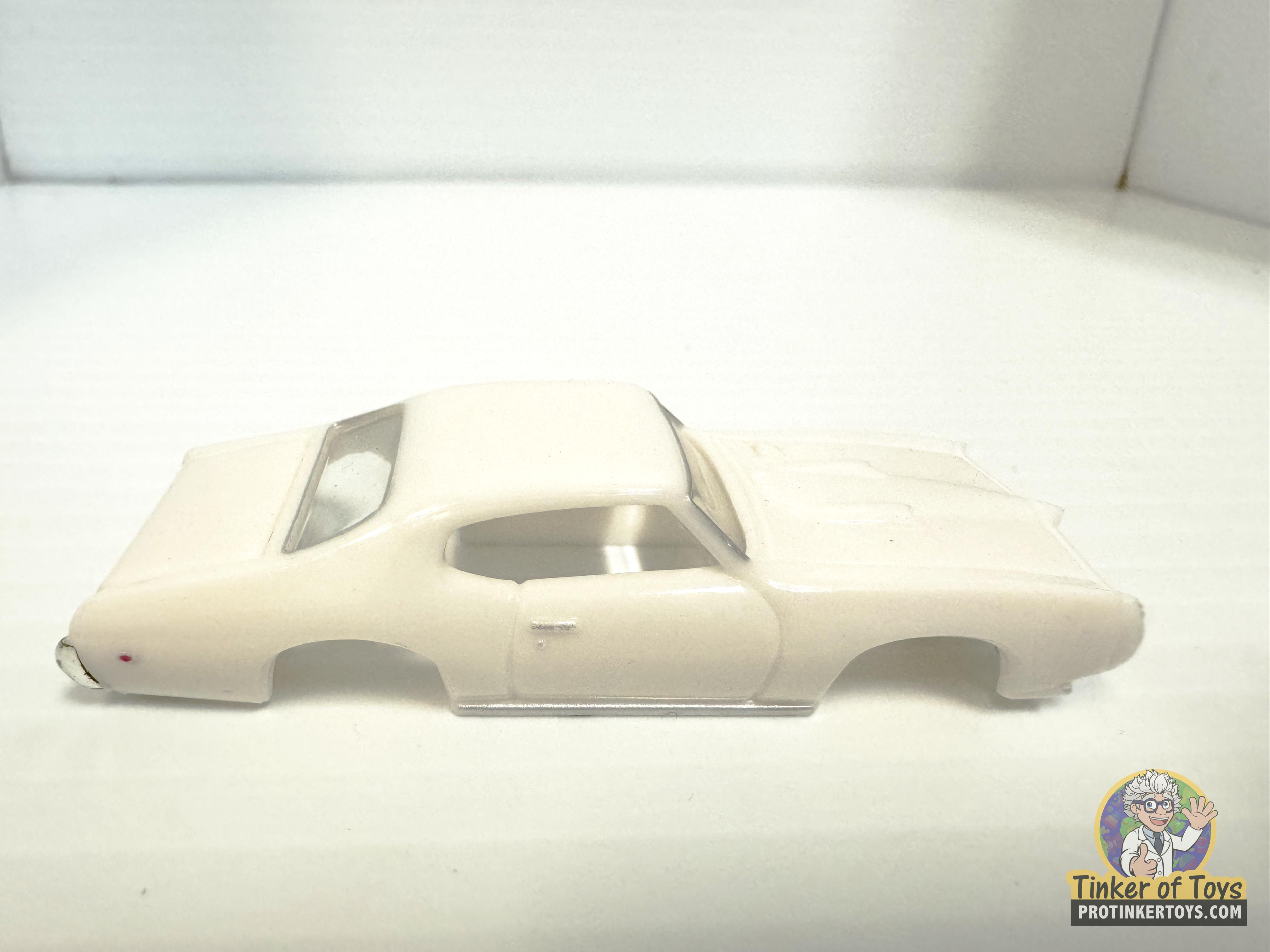 1969 GTO Hardtop White - A Vintage Beauty by Model Motoring (MM10080)