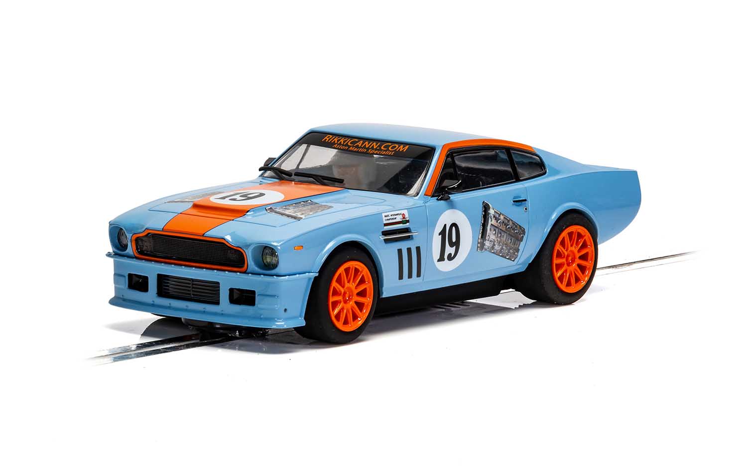 Aston Martin V8 Gulf Edition by Rikki Cann Racing - Scalextric C4209: An Exhilarating Slot Car!