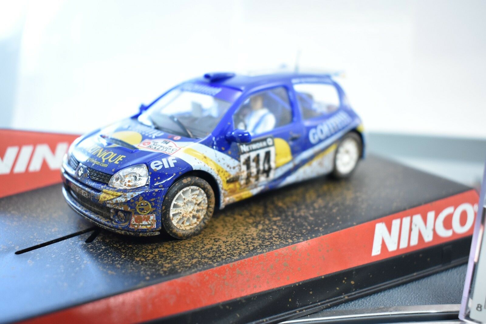 Ninco Renault Clio Super 1600 Go Barro - Experience the Dirt Effect!