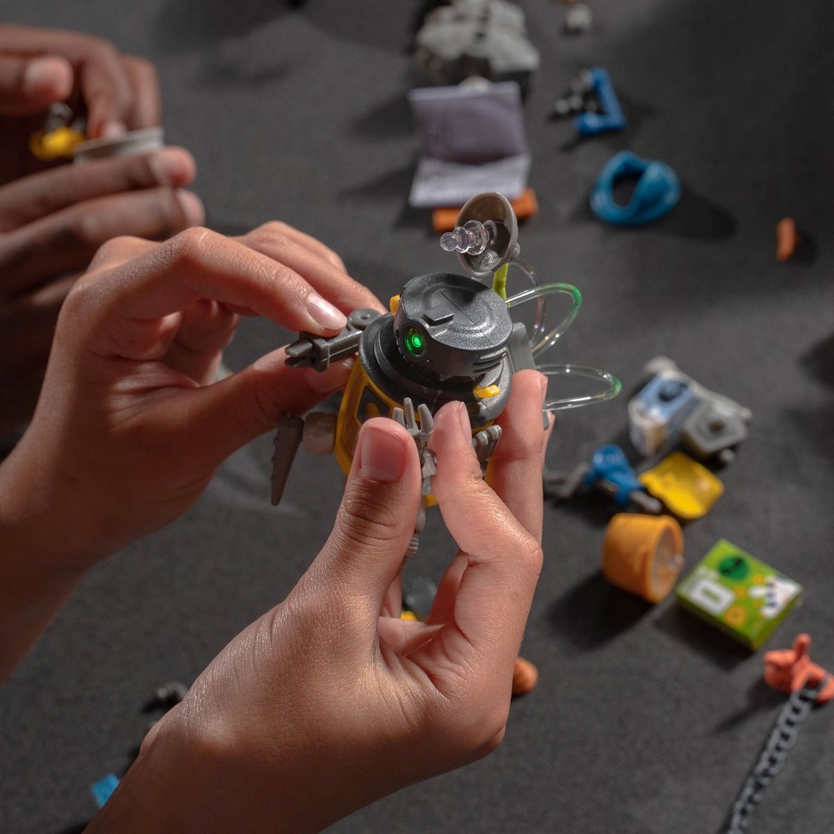 HexBug JunkBots Industrial Dumpster Assortment - 430-6843