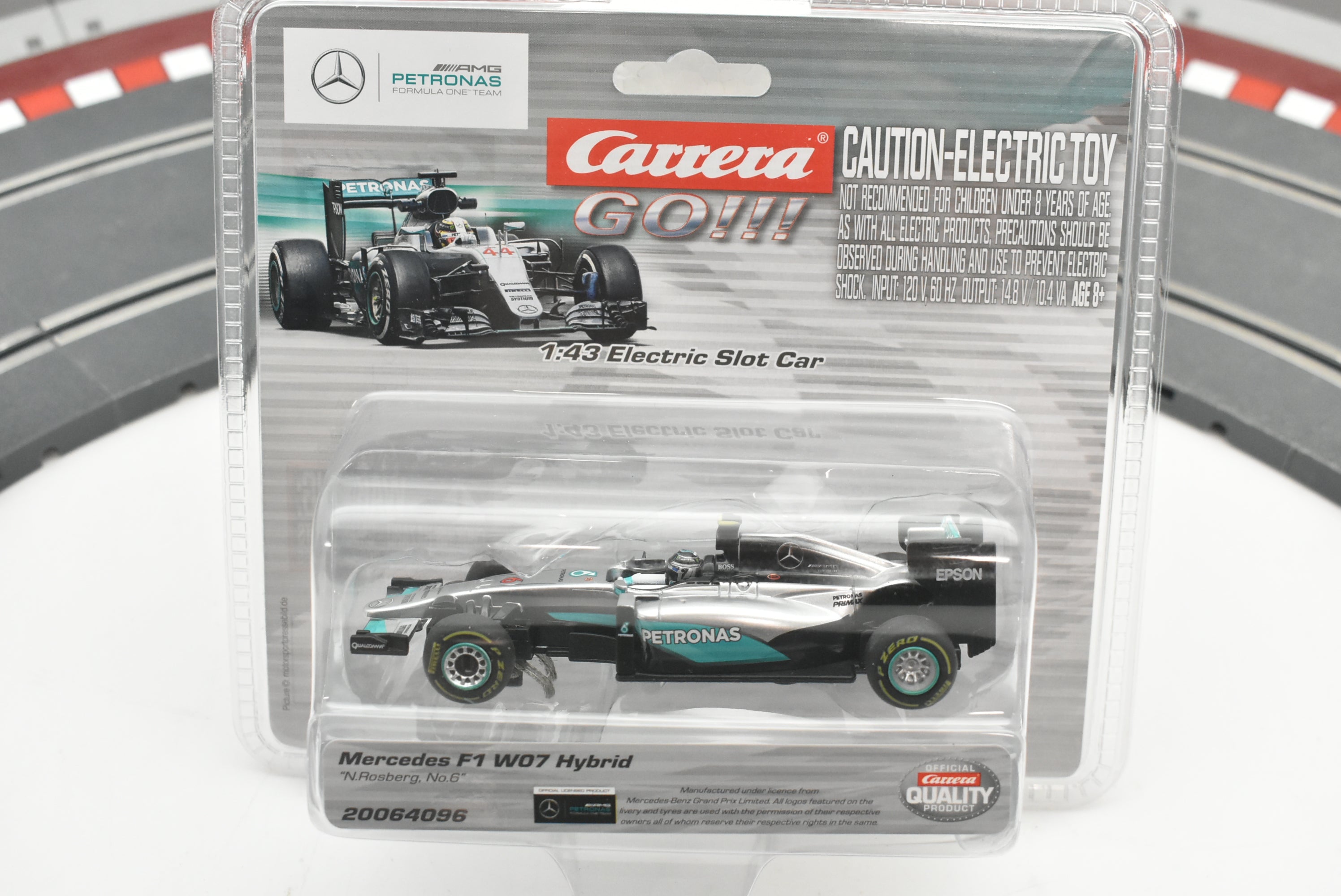 Get Your Hands on the Thrilling Mercedes F1 W07 Hybrid “N. Rosberg, No. 6” by Carrera Go!