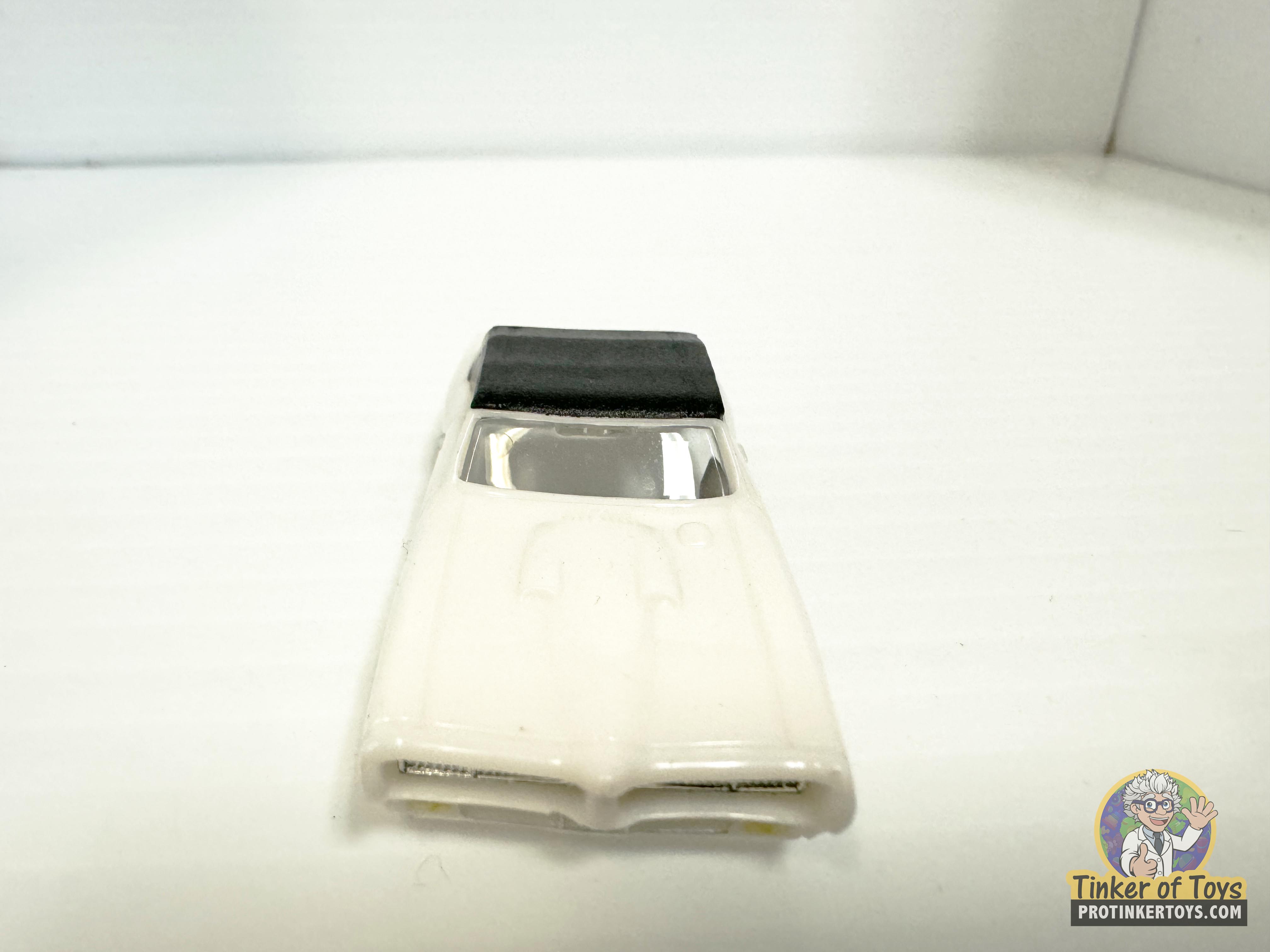 1969 GTO Convertible White - A Classic Muscle Car Replica by Model Motoring (MM09080)