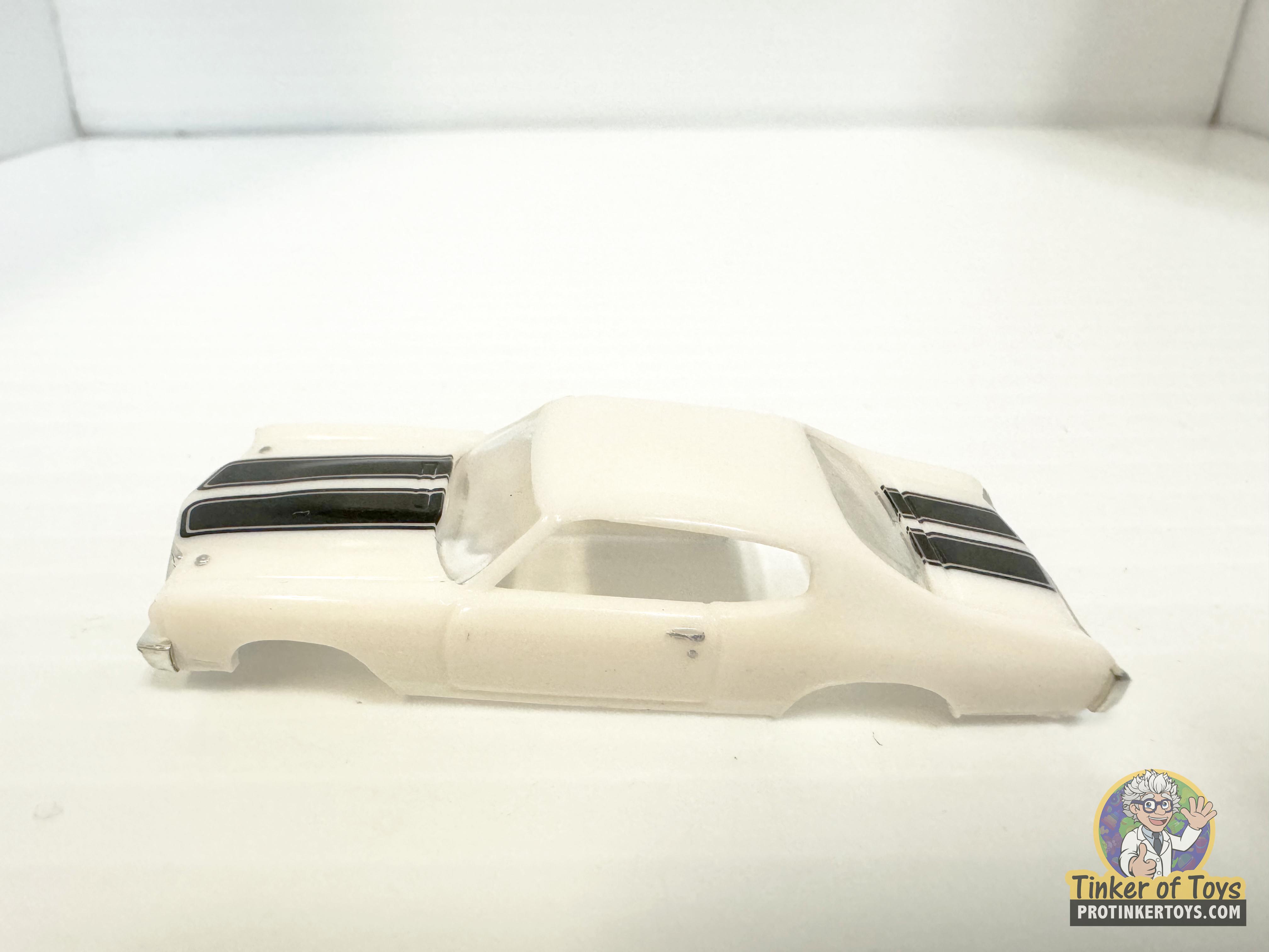1970 Chevelle SS with White and Black Stripes - Model Motoring MM13082