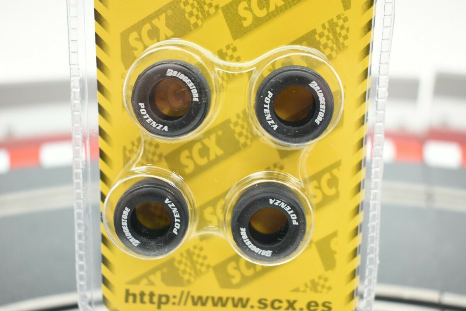SCX 88130 1/32 Type 6 F-1 Tires (O19.5X 11.7MM) - A Must-Have for Racing Enthusiasts