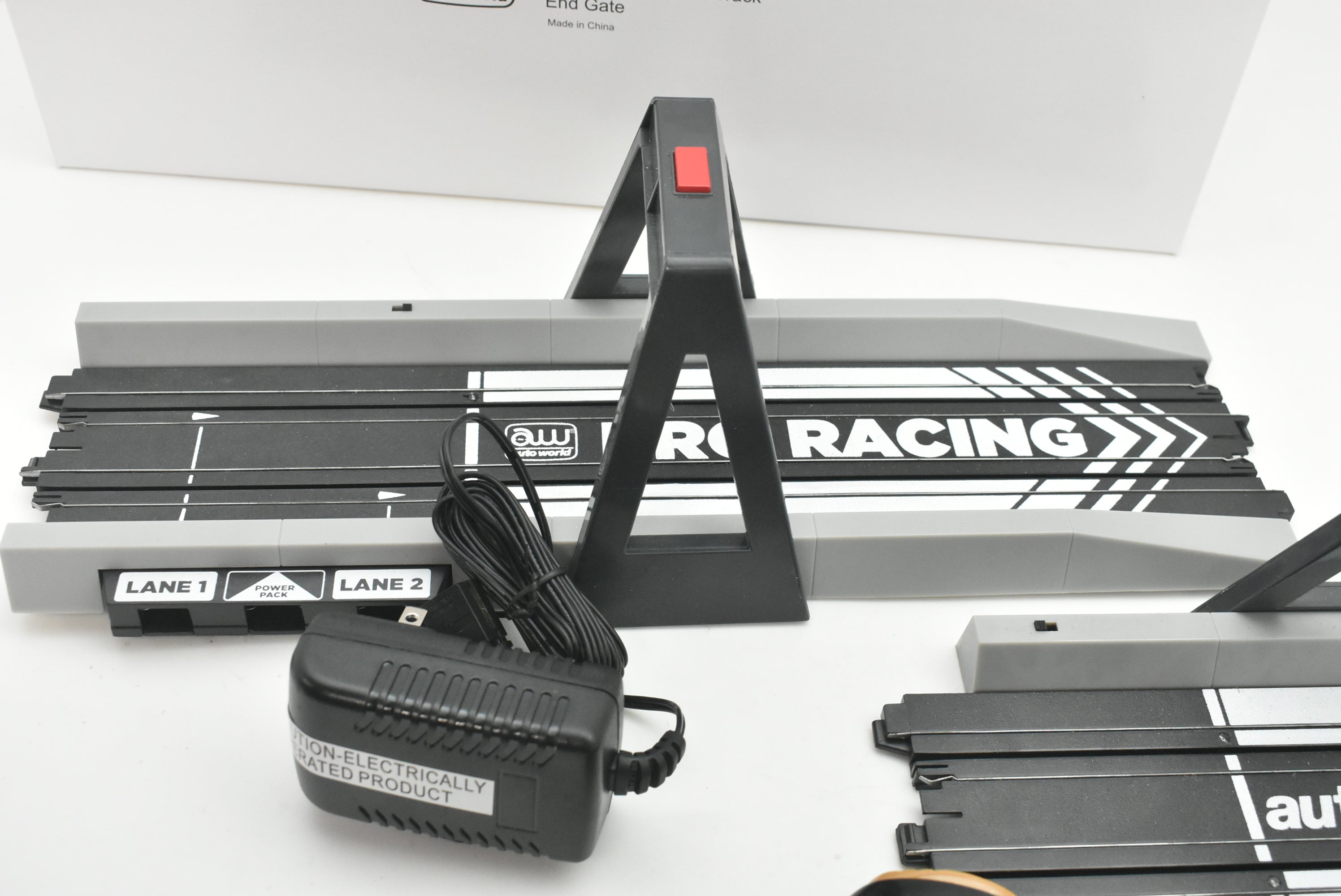 Auto World RS289 Dragstrip Electronic Staging Tree and Finish Line - ProTinkerToys Exclusive!