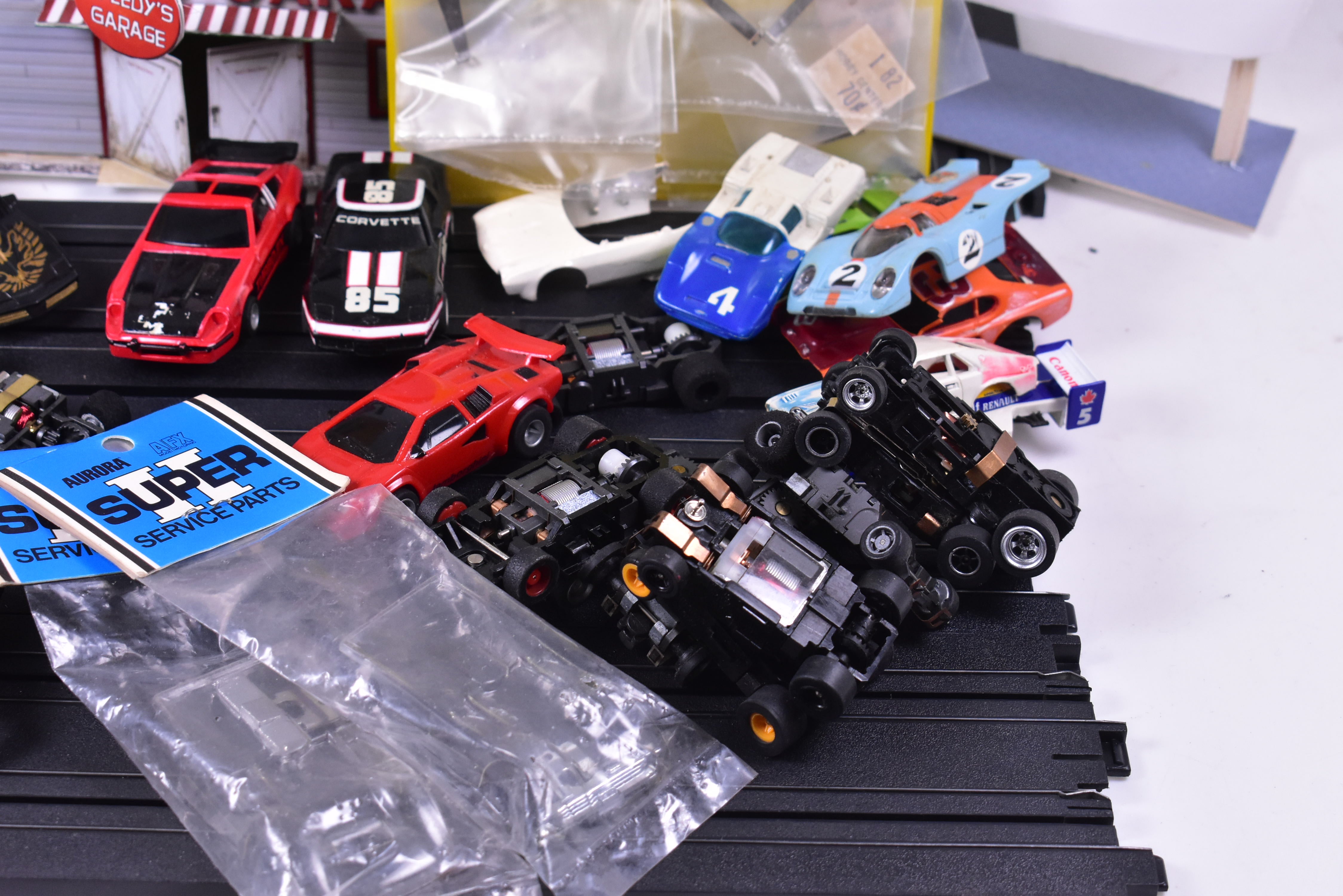 Jimmy's HO Cars and Parts Junk Yard - Lot D (Tyco / Aurora)