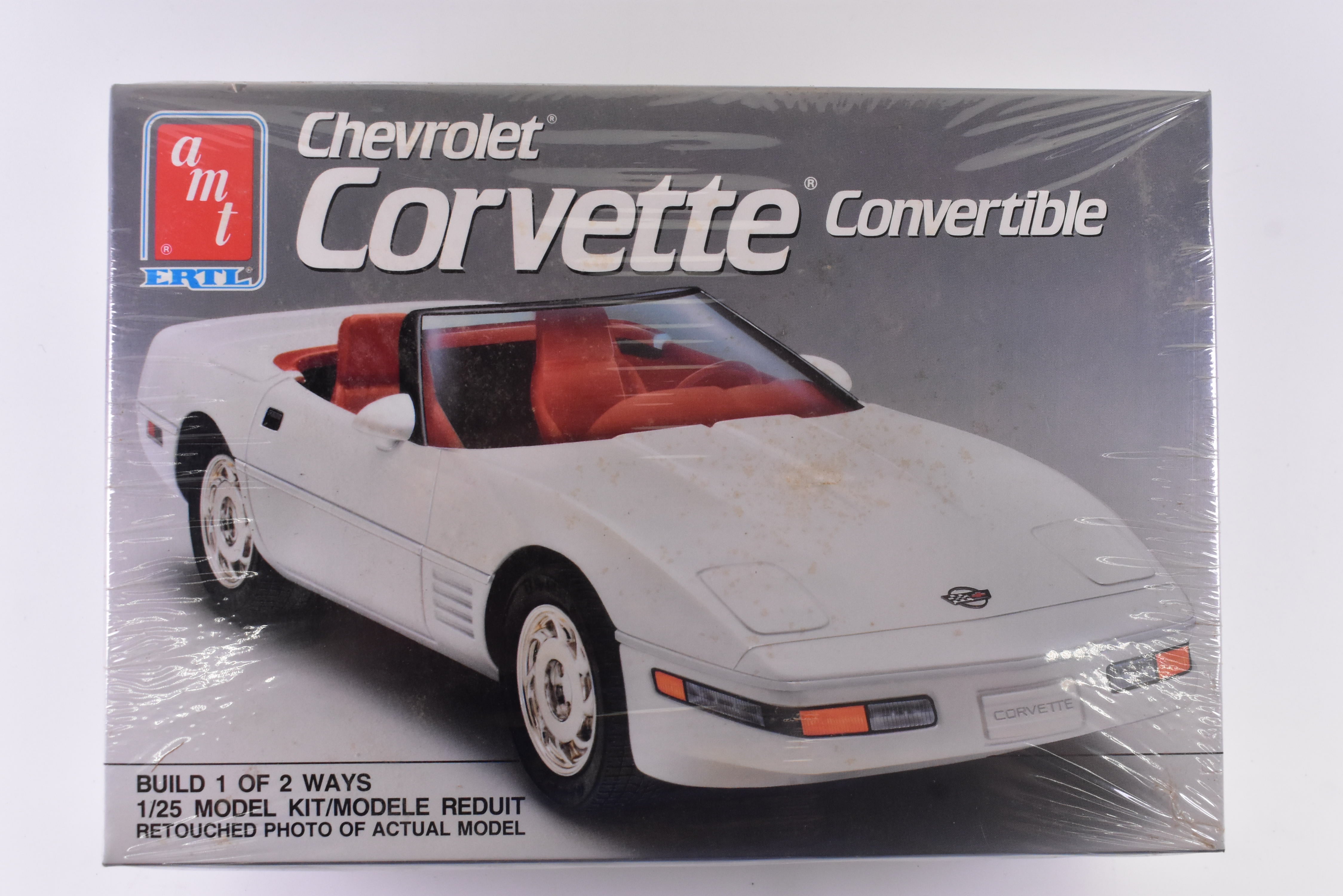 Rare 1991 Chevrolet Collector Convertible 1:25 Scale Model by AMT/ERTL - A Vintage Gem!