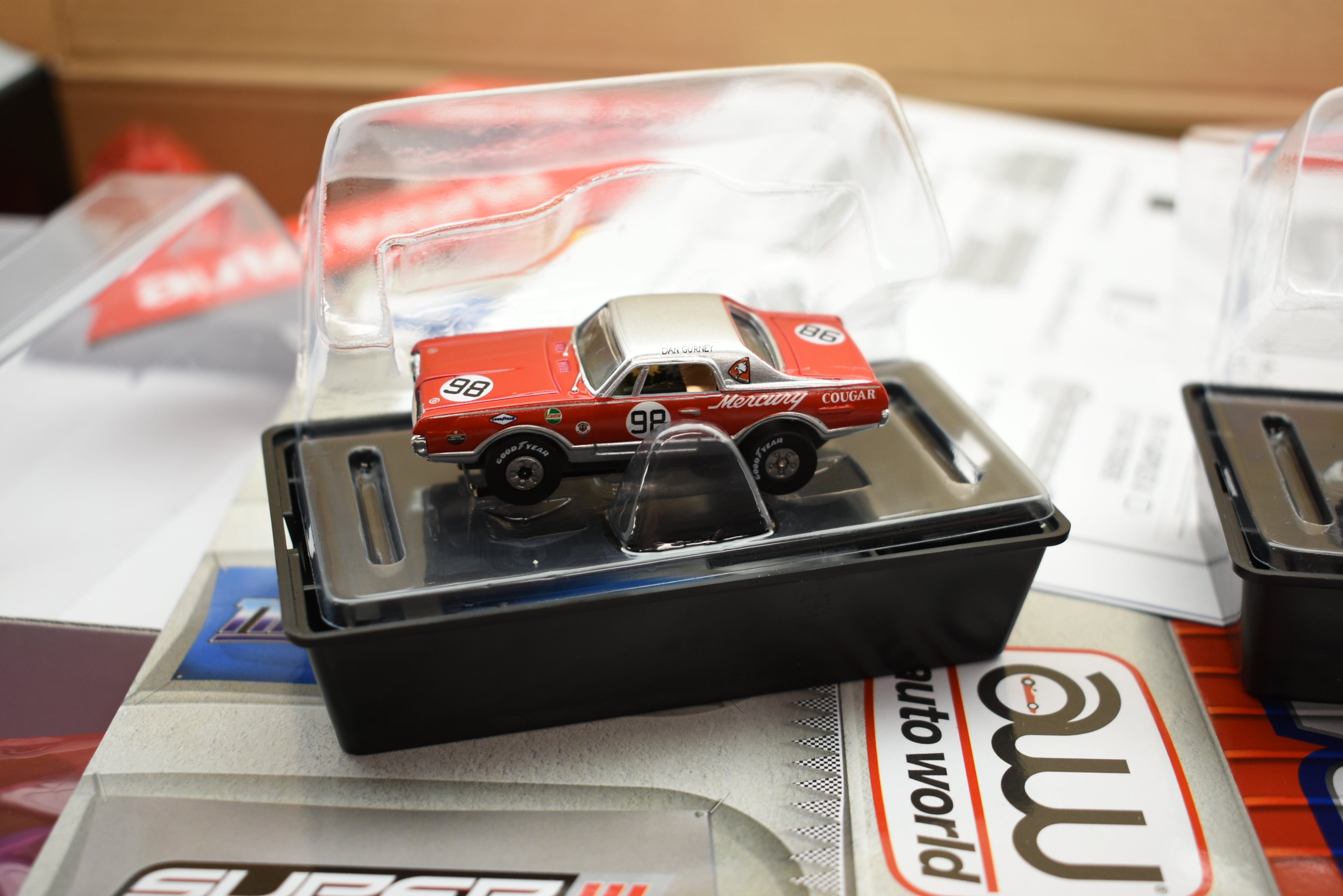 Auto World SRS326 10' Trans America 'Cuda And Cougar Slot Race Set: Bring American Muscle to Your Home!