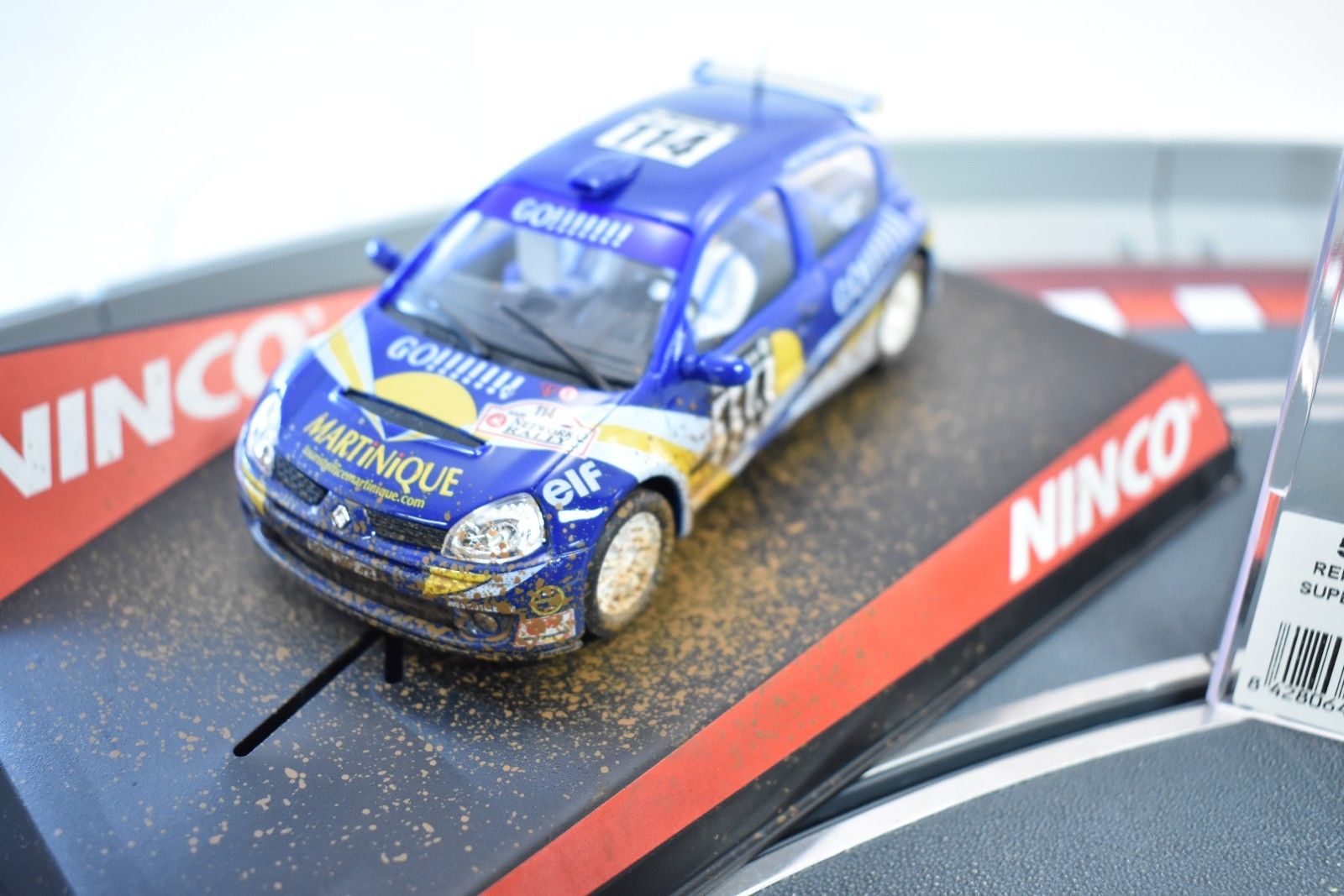 Ninco Renault Clio Super 1600 Go Barro - Experience the Dirt Effect!