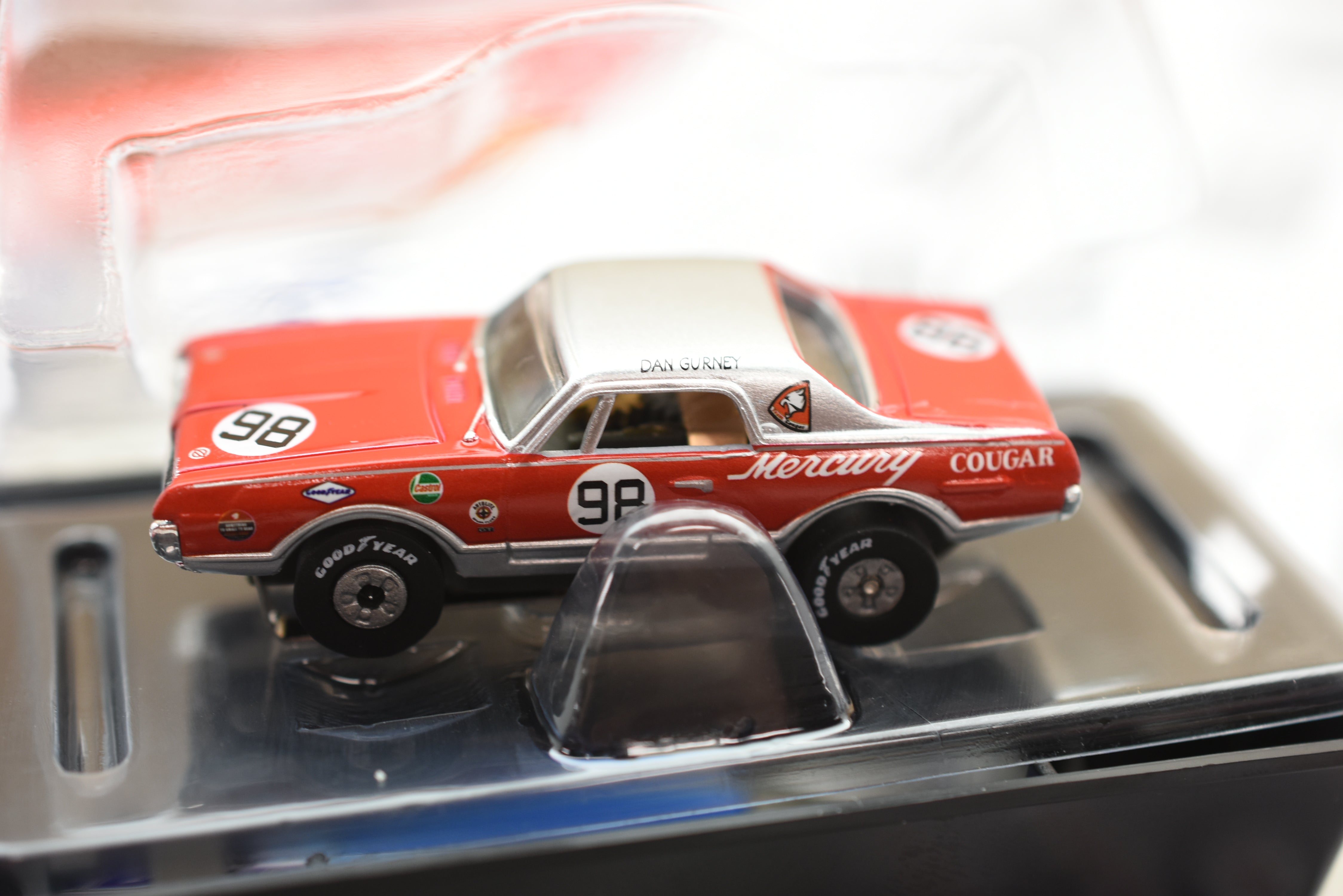 Auto World SRS326 10' Trans America 'Cuda And Cougar Slot Race Set: Bring American Muscle to Your Home!