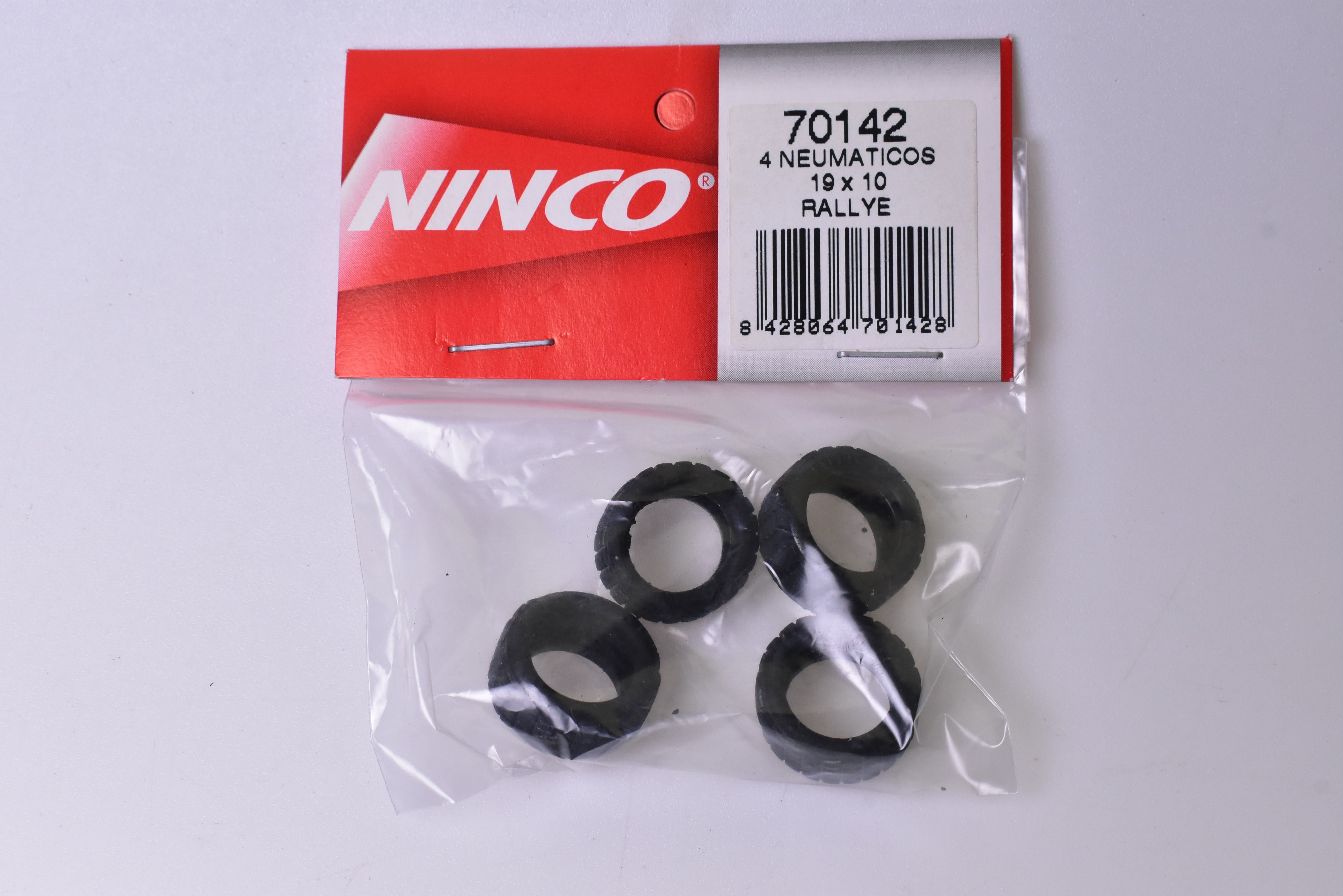 NINCO 1/32 Slot Cars Super-Racing 20x11 Tires (Set of 4) - 70140